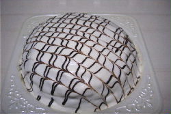 İӶ